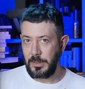 Артемий Лебедев